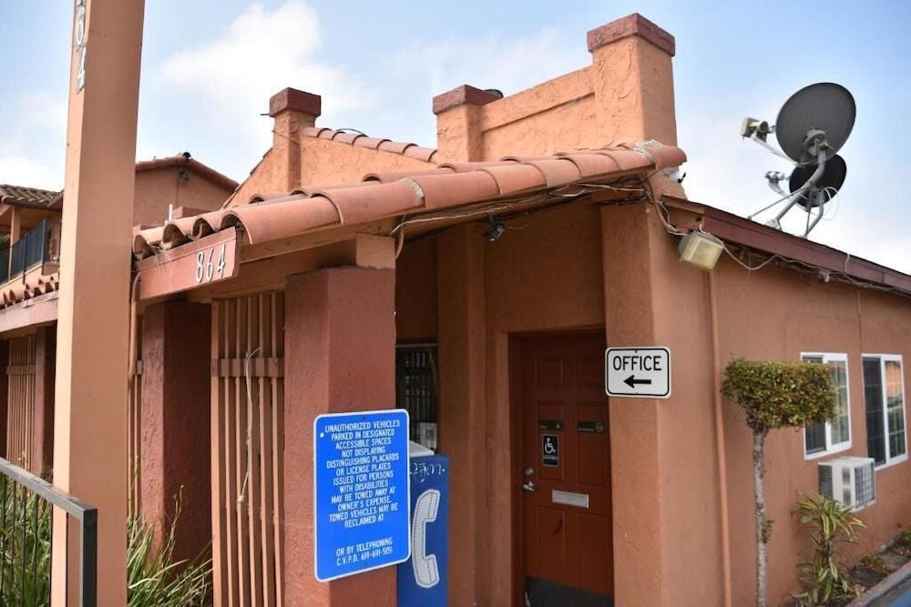 Baycities Motel photo 28