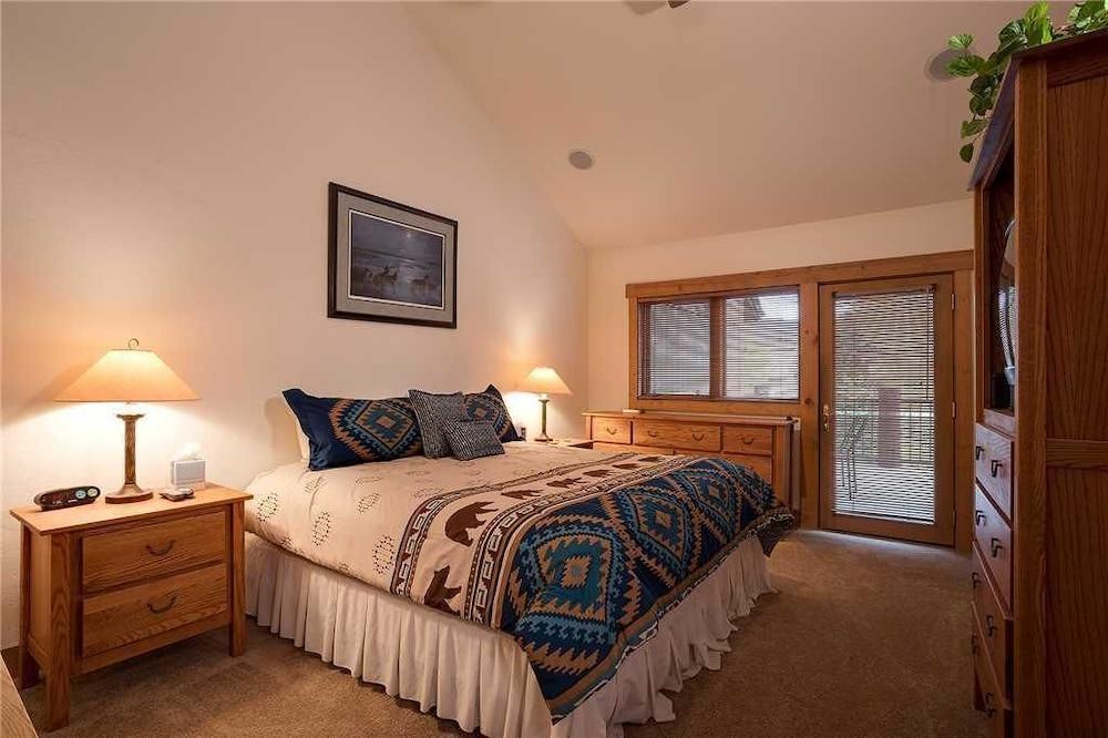 Saddle Creek Townhomes by Pioneer Ridge Management photo 60
