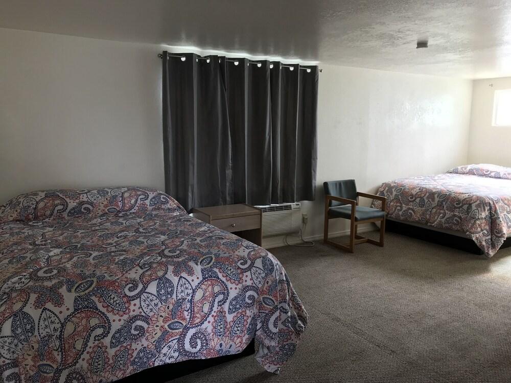 Townhouse Motel photo 14