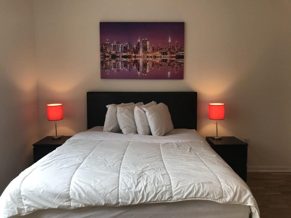 Downtown Luxury Suites photo 17