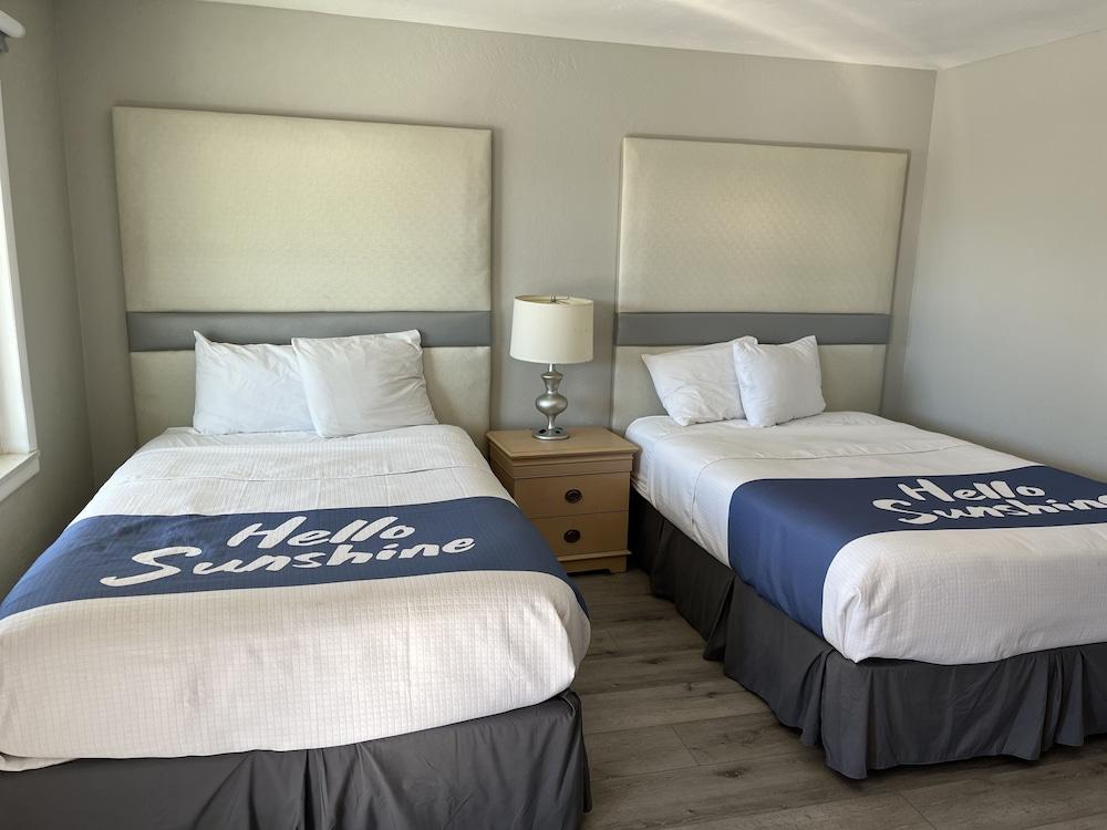 Sunglow Hotel photo 55