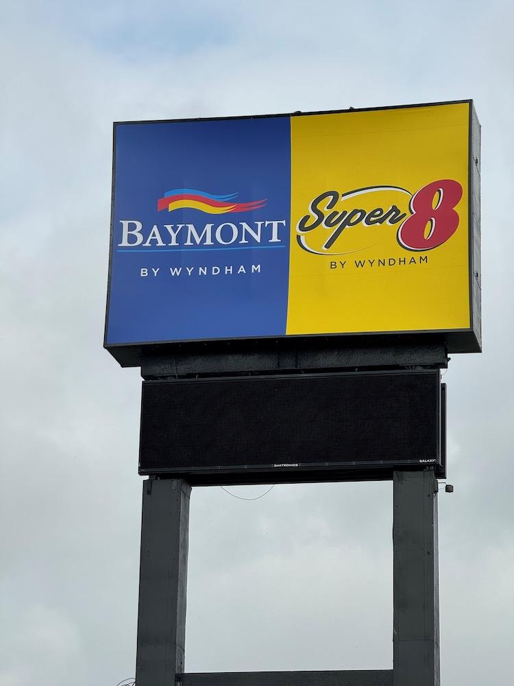 Super 8 by Wyndham Corpus Christi Airport photo 11