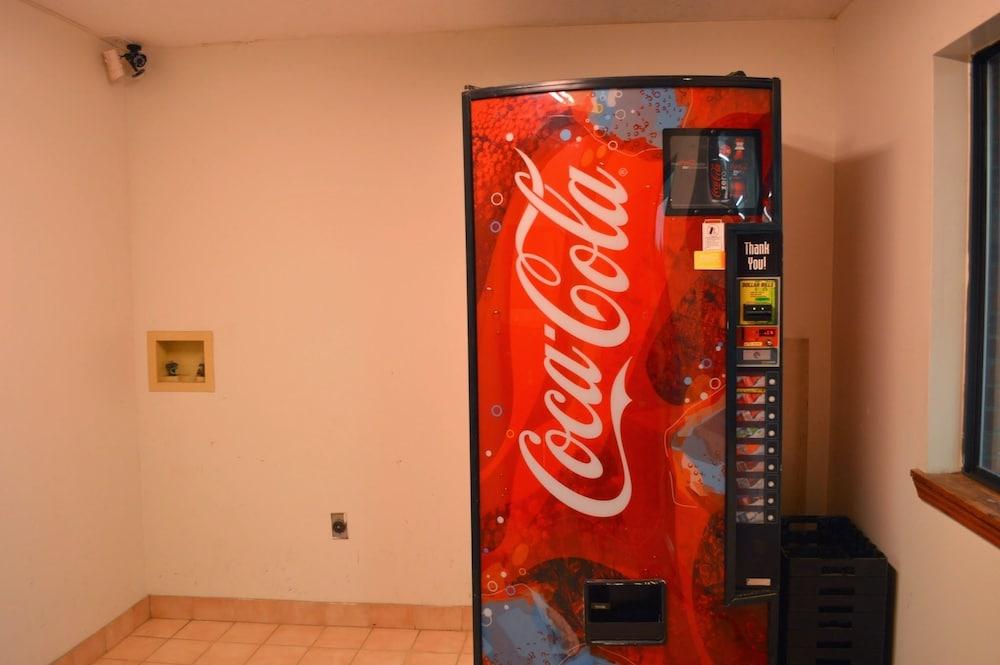 Economy Inn photo 15
