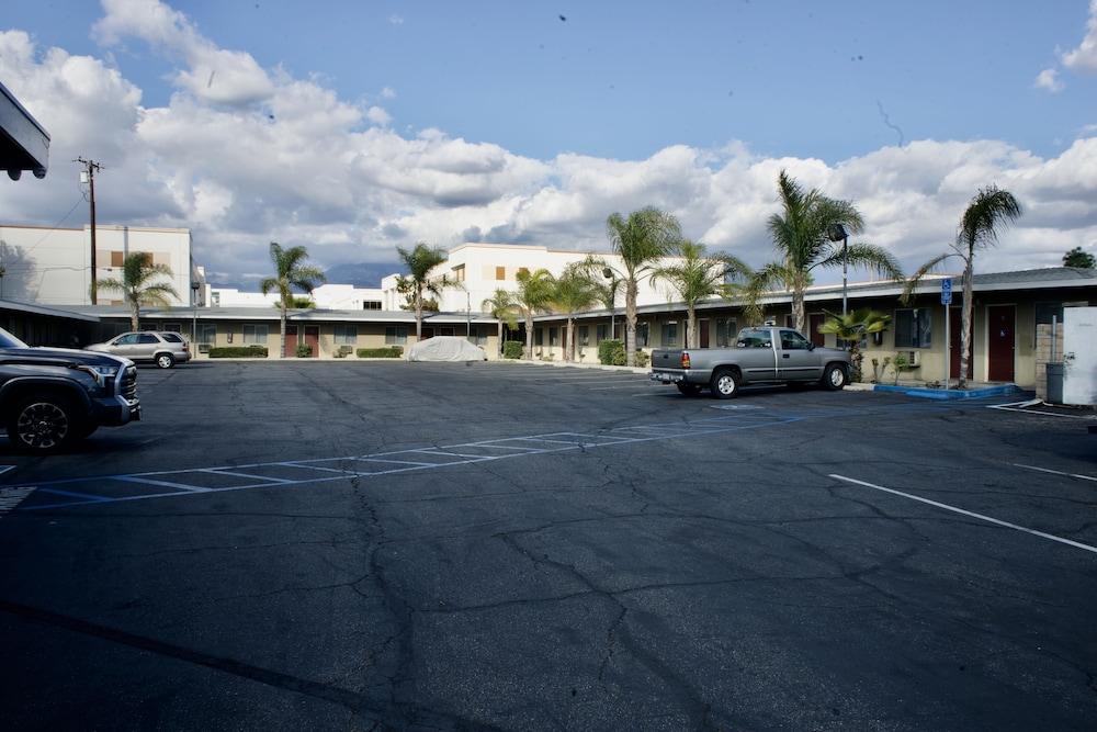 Sands Motel photo 7