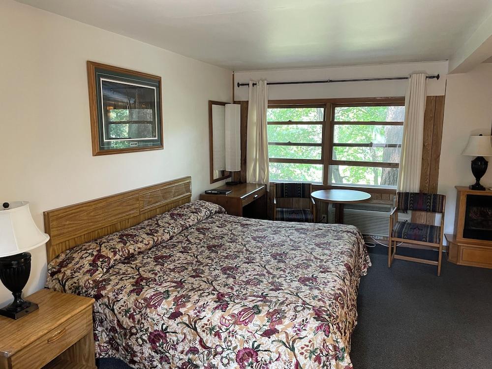 Lakeside Motel photo 26