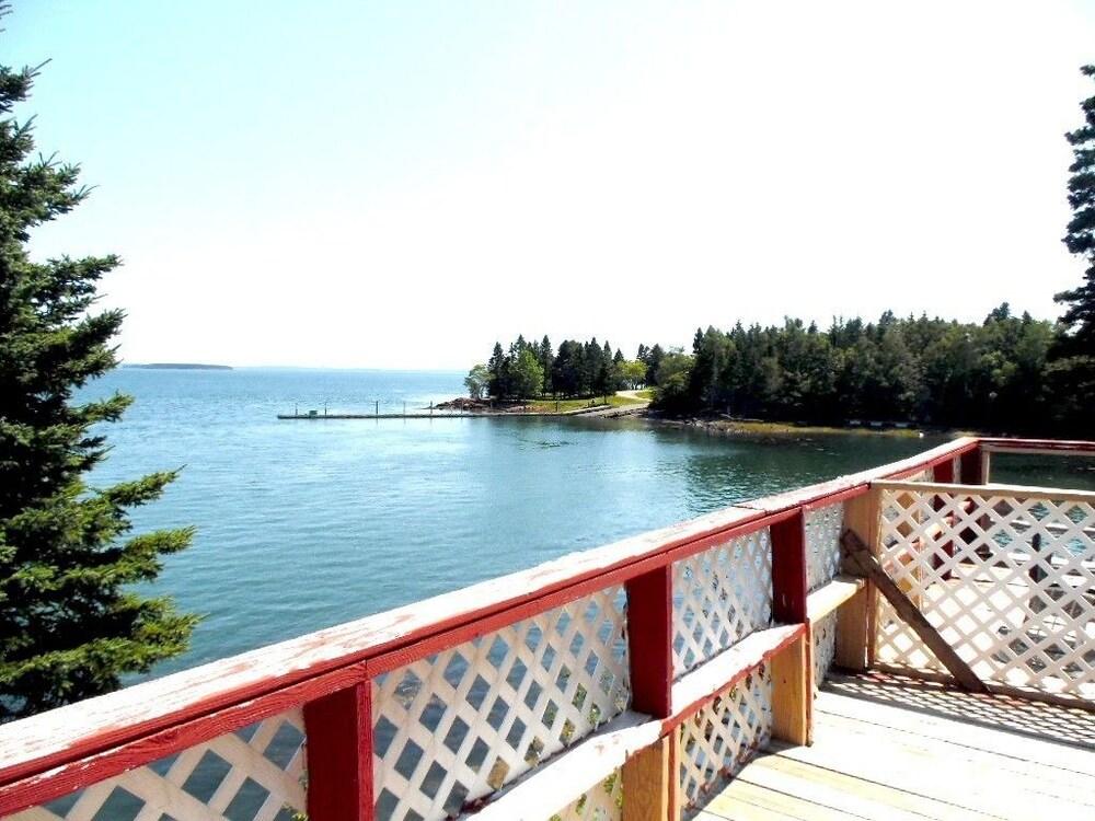 Redclyffe Shore Motor Inn photo 2