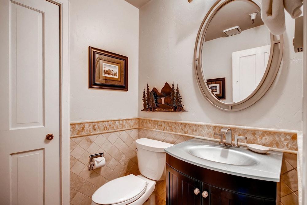 Village at Breckenridge, A Vail Resorts Property photo 31