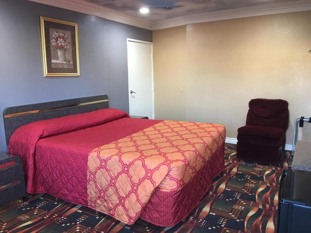Budget Inn photo 12