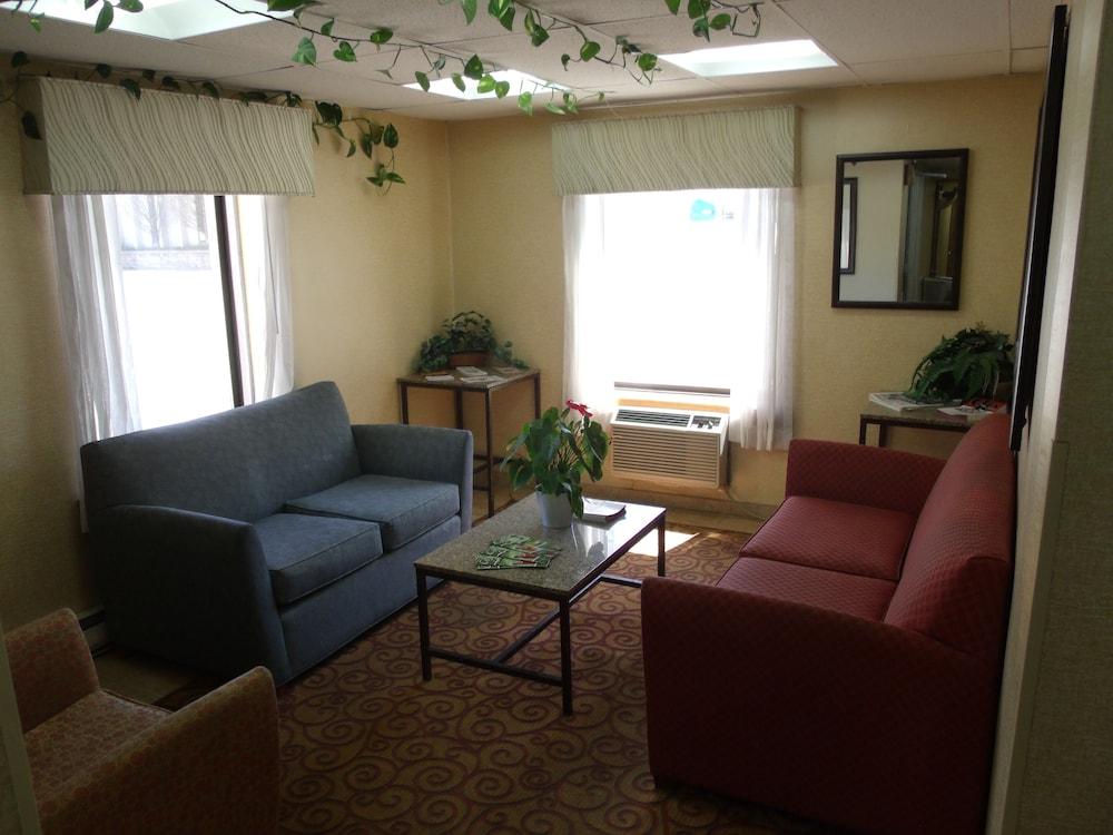 Relax Inn photo 15