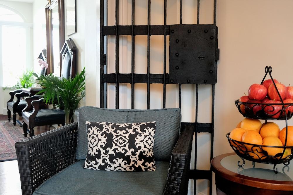 Jailhouse Inn photo 4