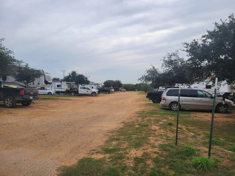 Cotulla Whitten Inn photo 37