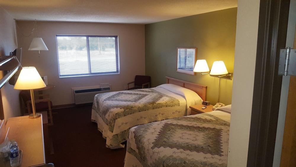 Chicaugon Lake Inn photo 73