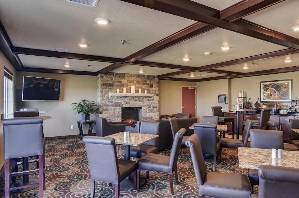 Cobblestone Inn & Suites - Altamont photo 7