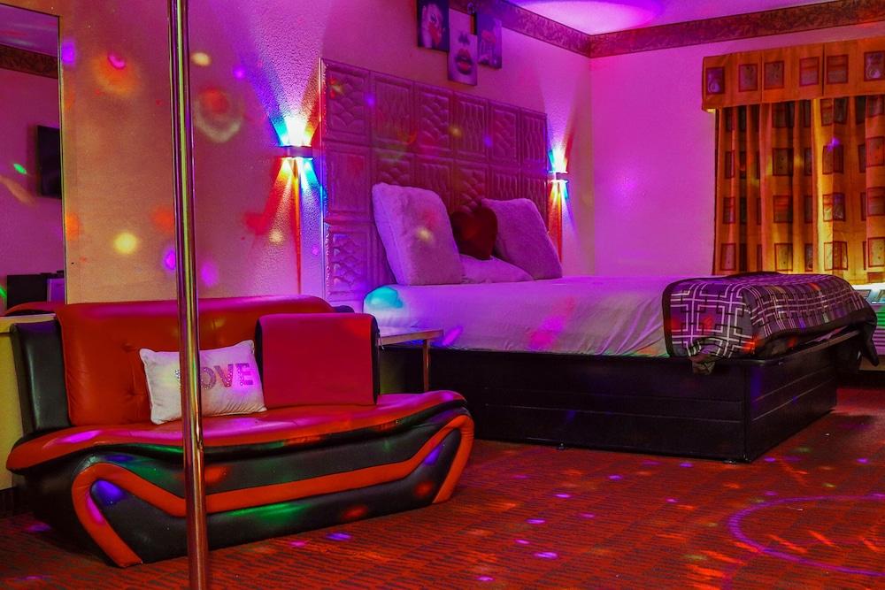 Luxe Inn and Suites photo 12