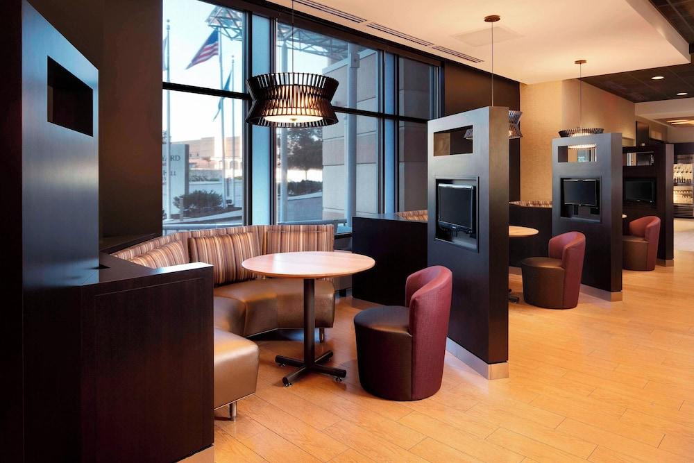 Courtyard by Marriott Indianapolis Downtown photo 18