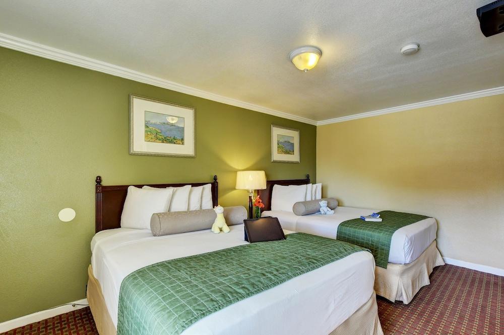 Traveler's Inn photo 16