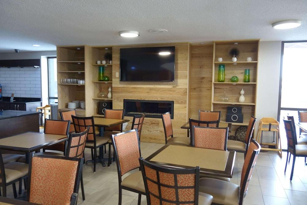 Country Inn & Suites by Radisson Indianapolis East photo 23