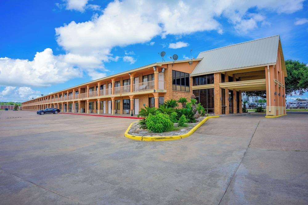 River Valley Motor Inn photo 79