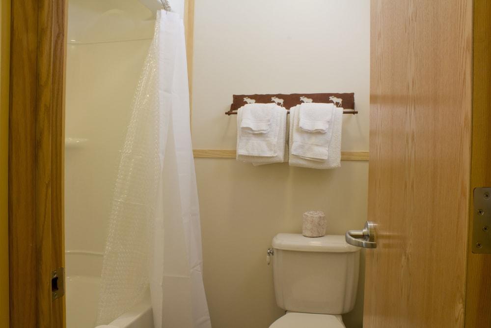 Lake Lodge Cabins - Inside the Park photo 10
