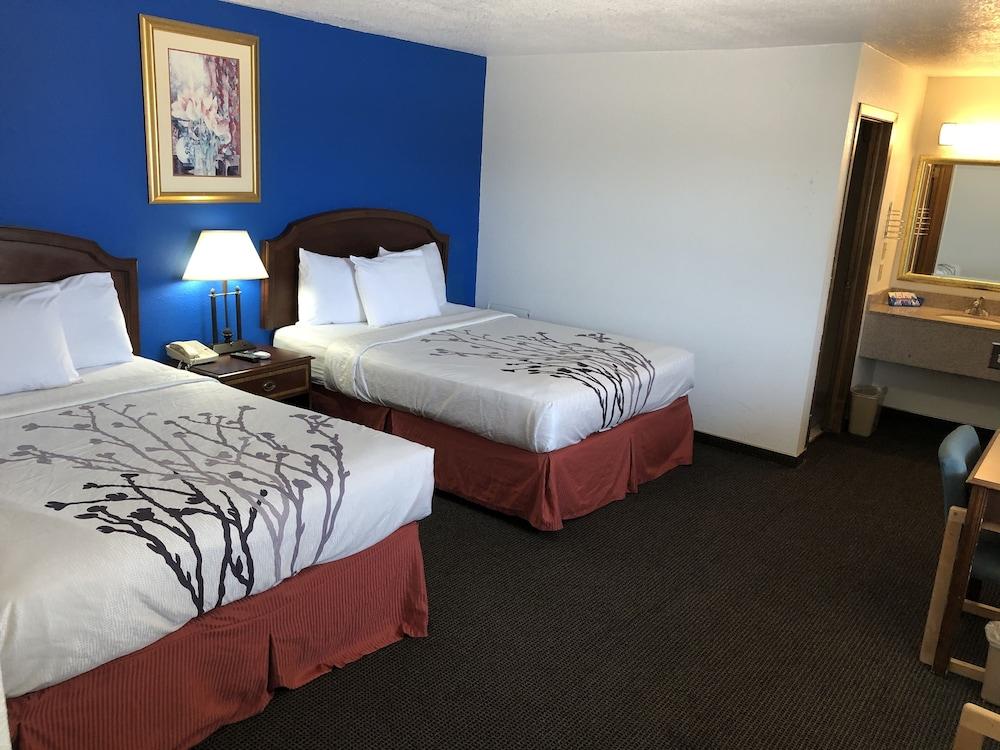 Greensburg Inn photo 10