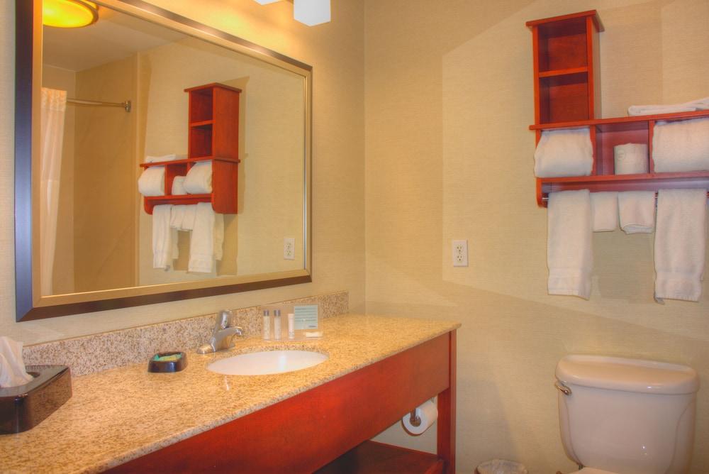 Wingate by Wyndham Steubenville photo 11