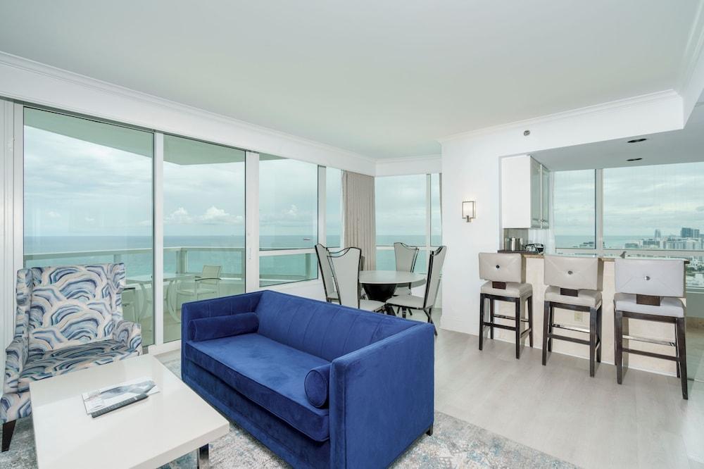 Residences at Fontainebleau Miami photo 5