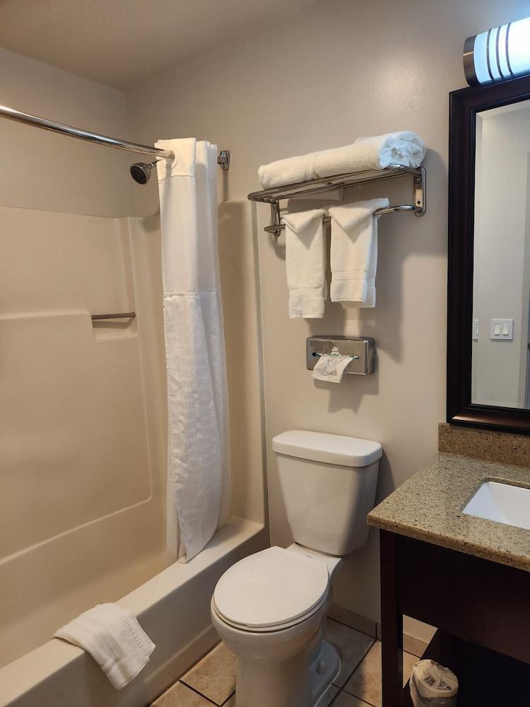 Comfort Inn Yreka I-5 photo 35