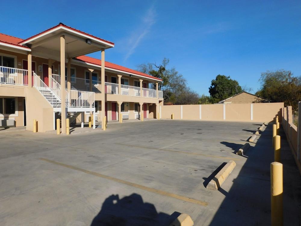 Eagle Pass Inn photo 6