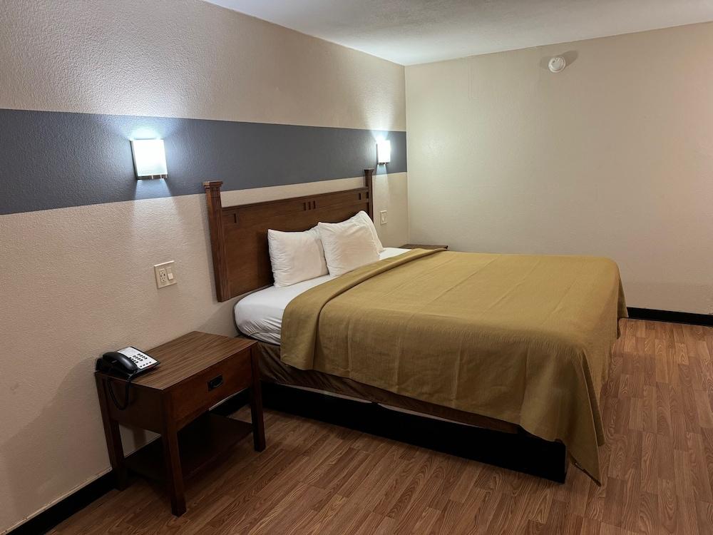 Americas Best Value Inn Marshall photo 3