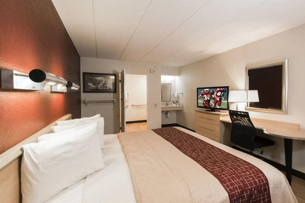 Red Oak Inn Detroit Metro Airport - Belleville photo 4