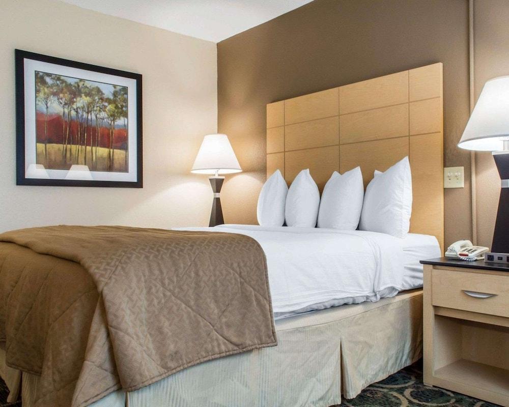 Quality Inn Geneseo photo 41