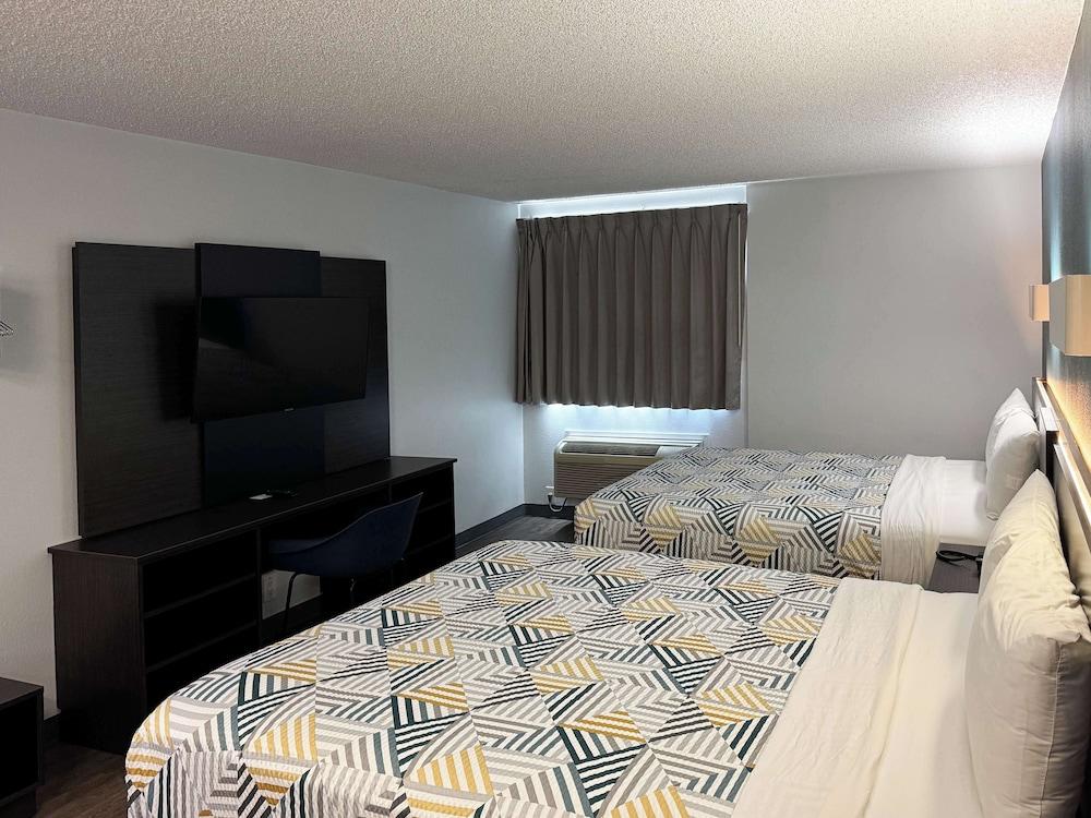 Motel 6 Carson, CA photo 10