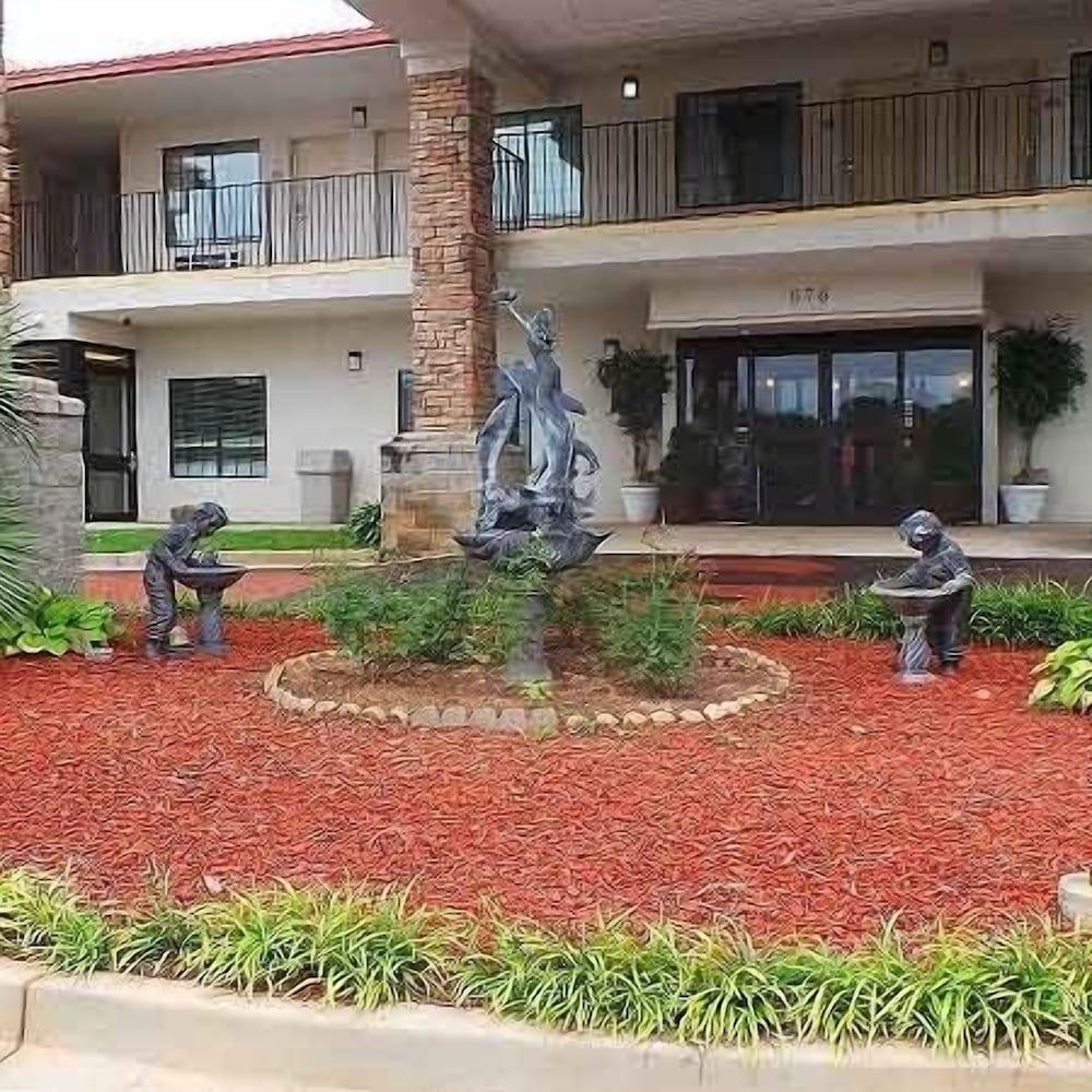 Americas Best Value Inn & Suites Griffin photo 31