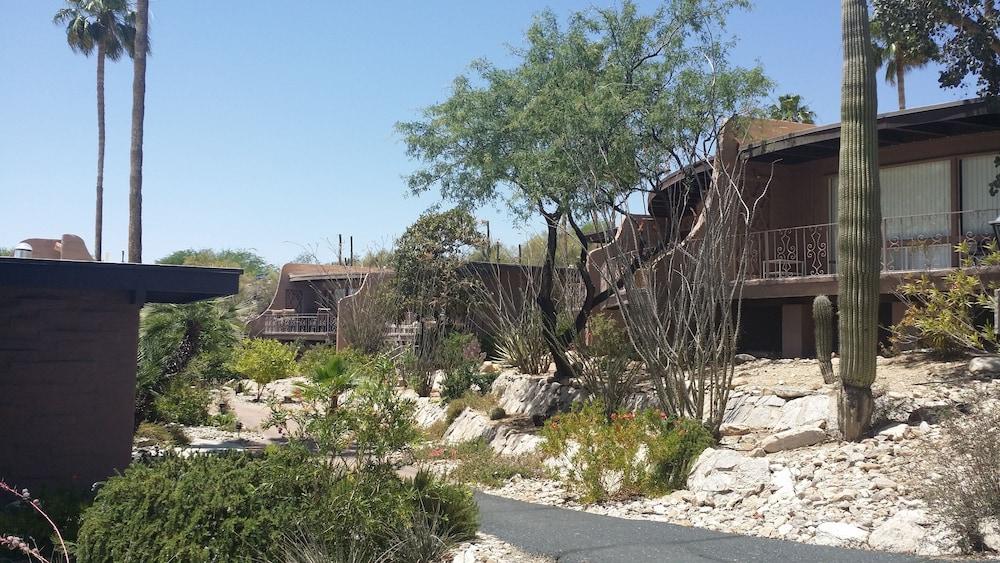 Mission Hill Casitas photo 47