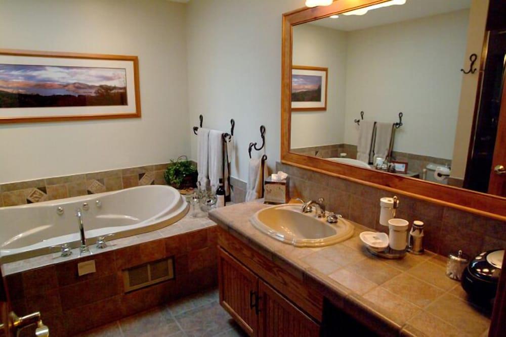 Boathouse Waterfront Lodging photo 19