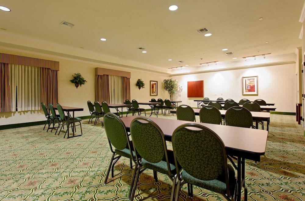 Holiday Inn Express Hotel & Suites San Antonio by IHG photo 57