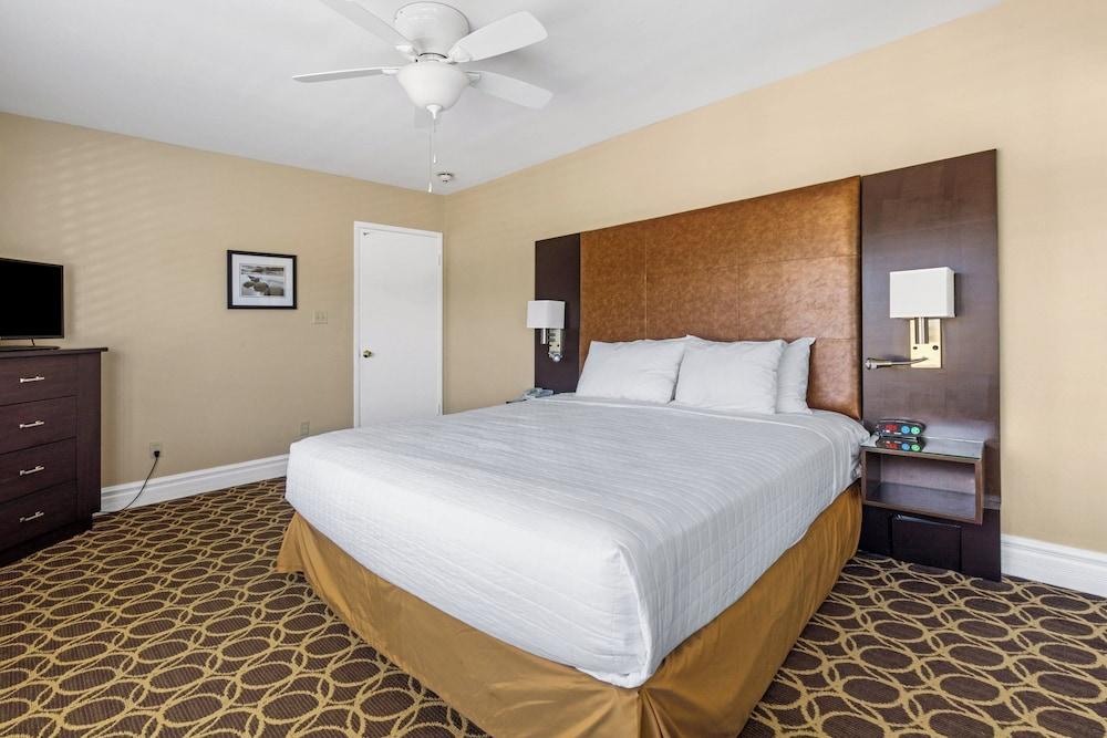 Marin Suites Hotel photo 92