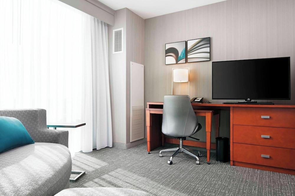 Courtyard by Marriott Indianapolis Downtown photo 39