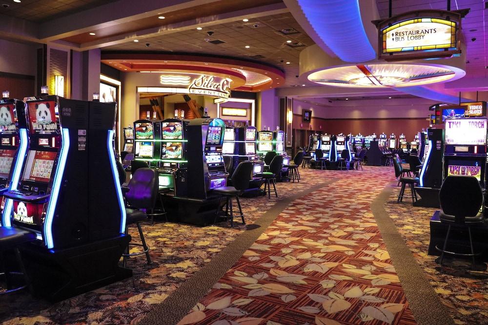 Four Winds Casino Resort – New Buffalo photo 33