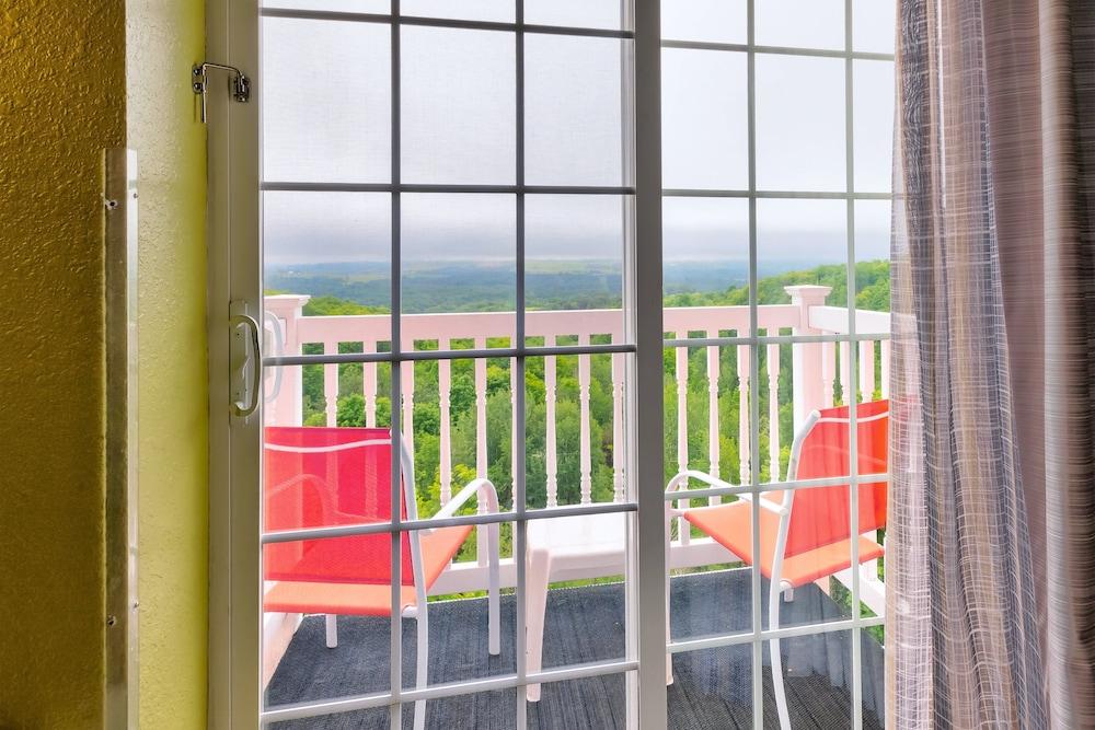 Holiday Inn Express & Suites Petoskey by IHG photo 15