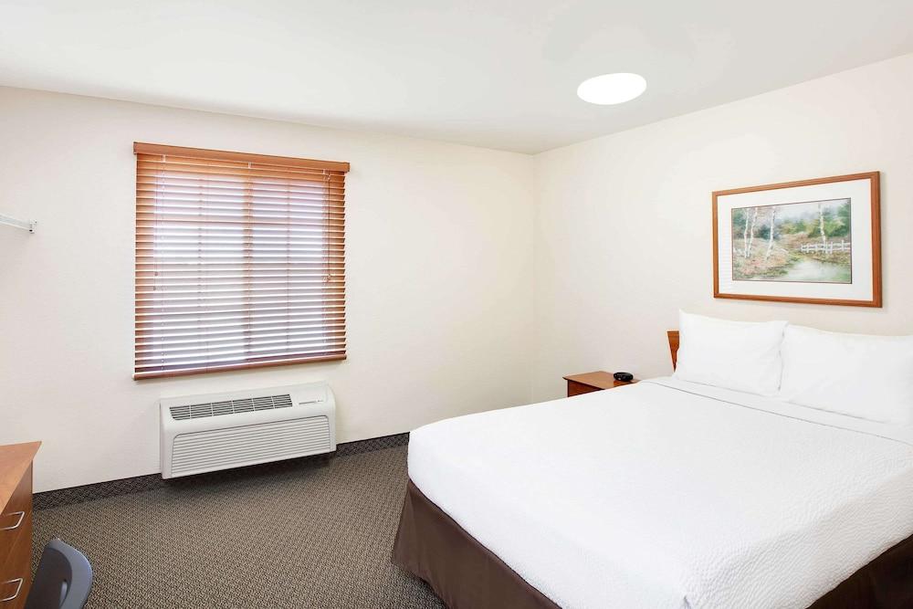 WoodSpring Suites Tyler Rose Garden photo 21