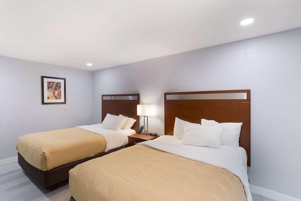 Quality Inn Redding near I-5 photo 12