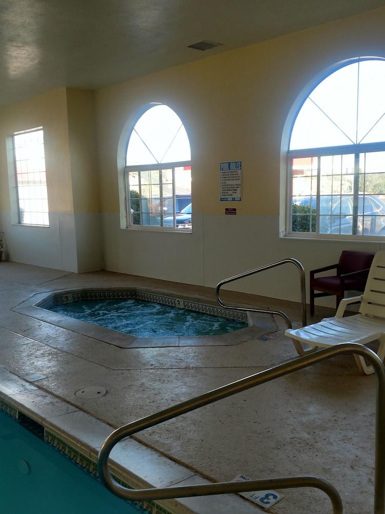 Days Inn by Wyndham Torrey Capital Reef photo 26