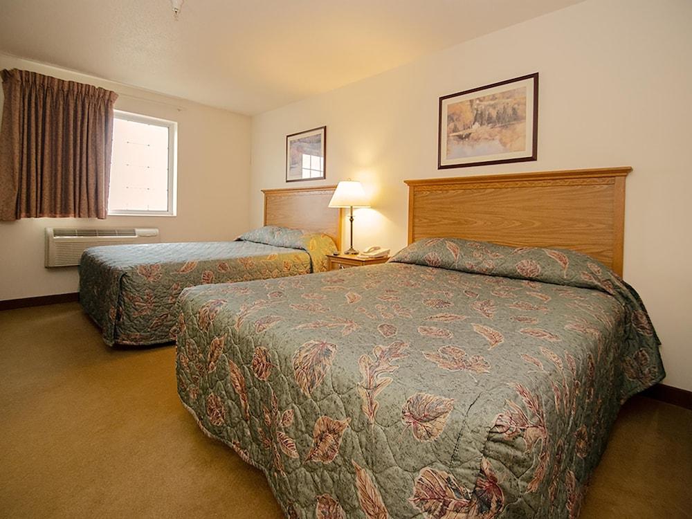 Urbana Inn & Suites photo 4