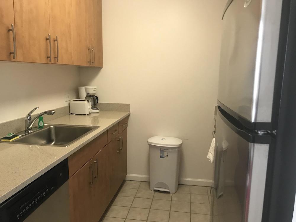 Downtown Luxury Suites photo 11