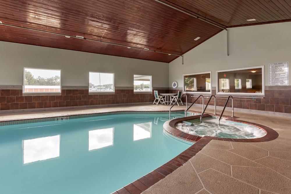 Quality Inn Redgranite photo 22