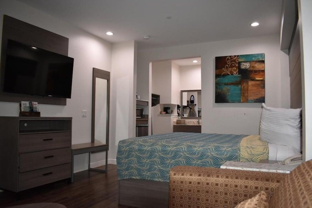 Grand Villa Inn & Suites - Humble photo 3