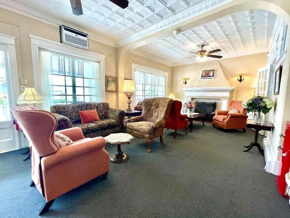 Quaker Inn photo 6