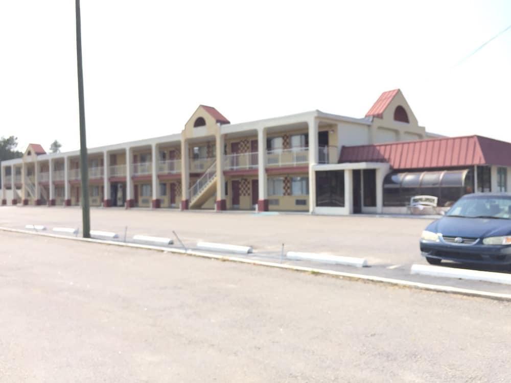 Economy Inn photo 10