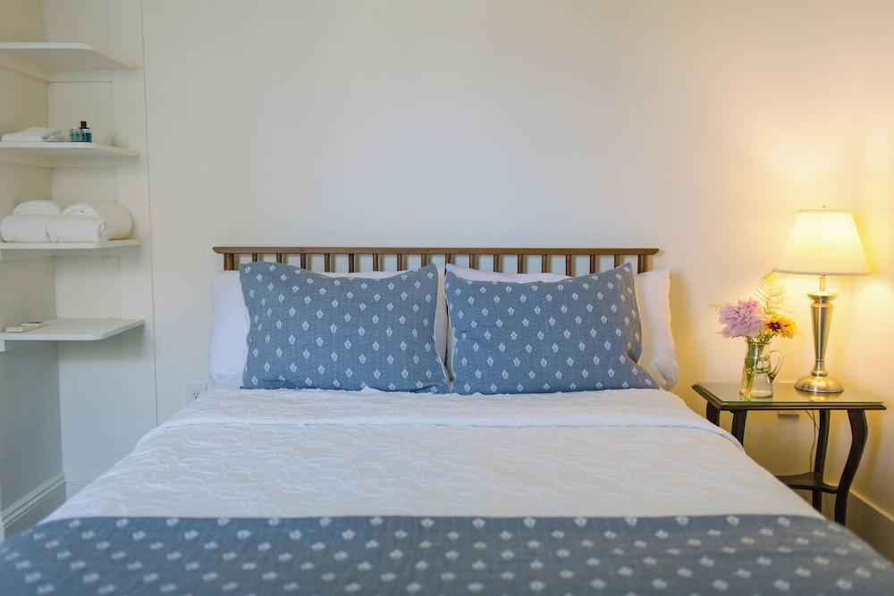 Admirals Quarters Inn photo 49